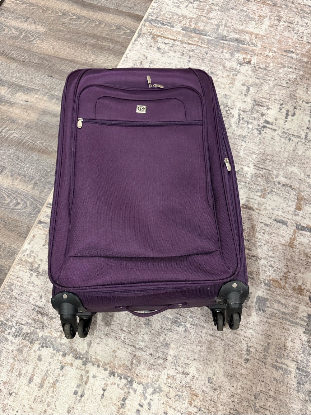 Lightweight Purple Spinner Luggage Carry-On with Exterior Pocket